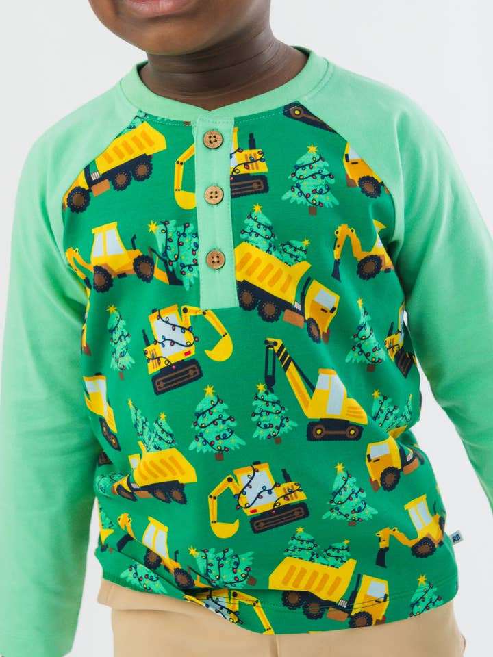 Boys Holiday Haul Long Sleeve Raglan Henley Tee
for wholesale by RuffleButts + RuggedButts