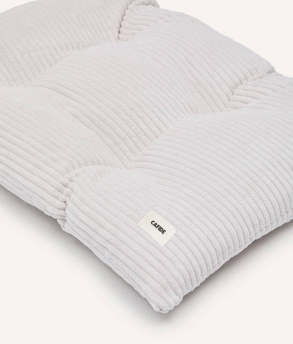 CAFIDE – wholesale Husdjursbädd – Hund – Vit benmönstrad plyschdyna för hundbädd, Bela1