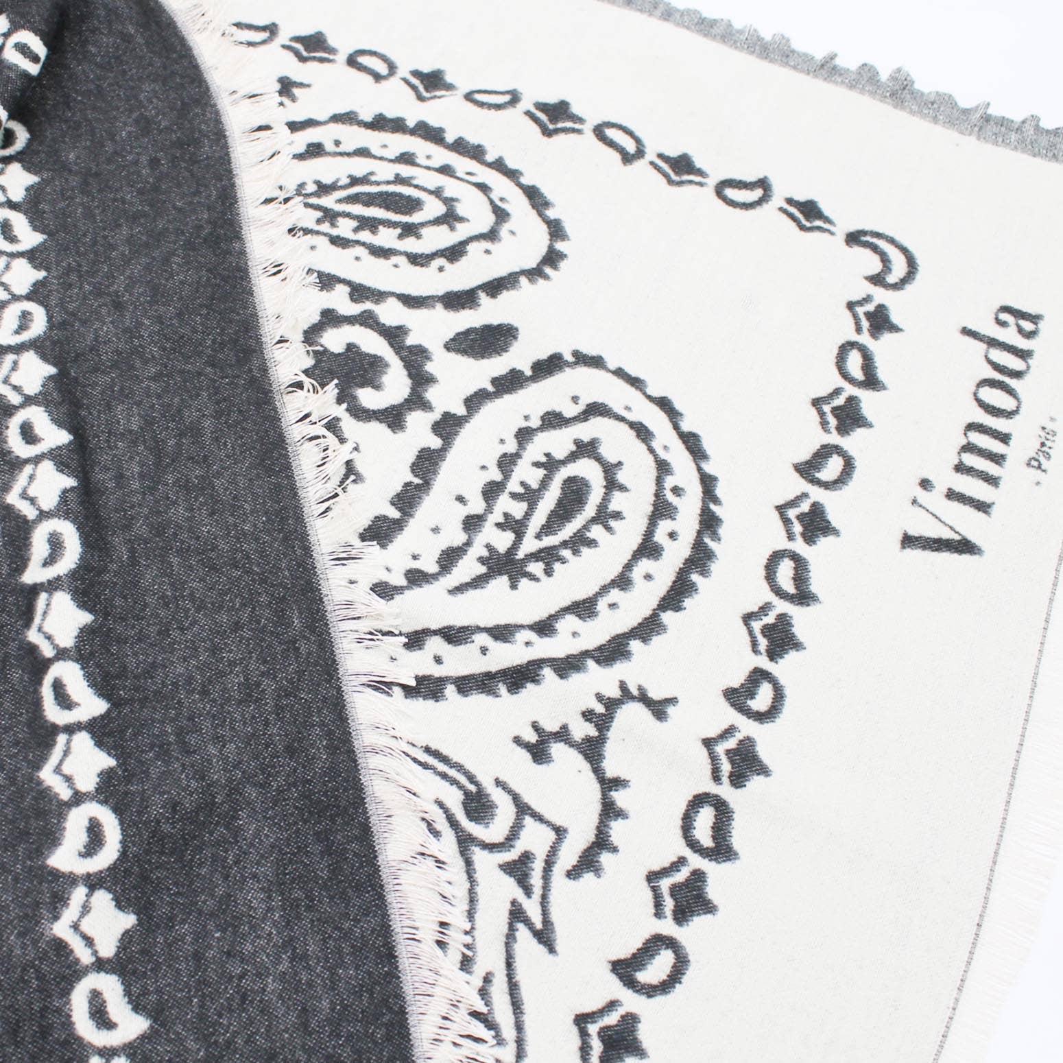 Vimoda - Wholesale Scarf - Women's - Large paisley pattern bandana scarf9