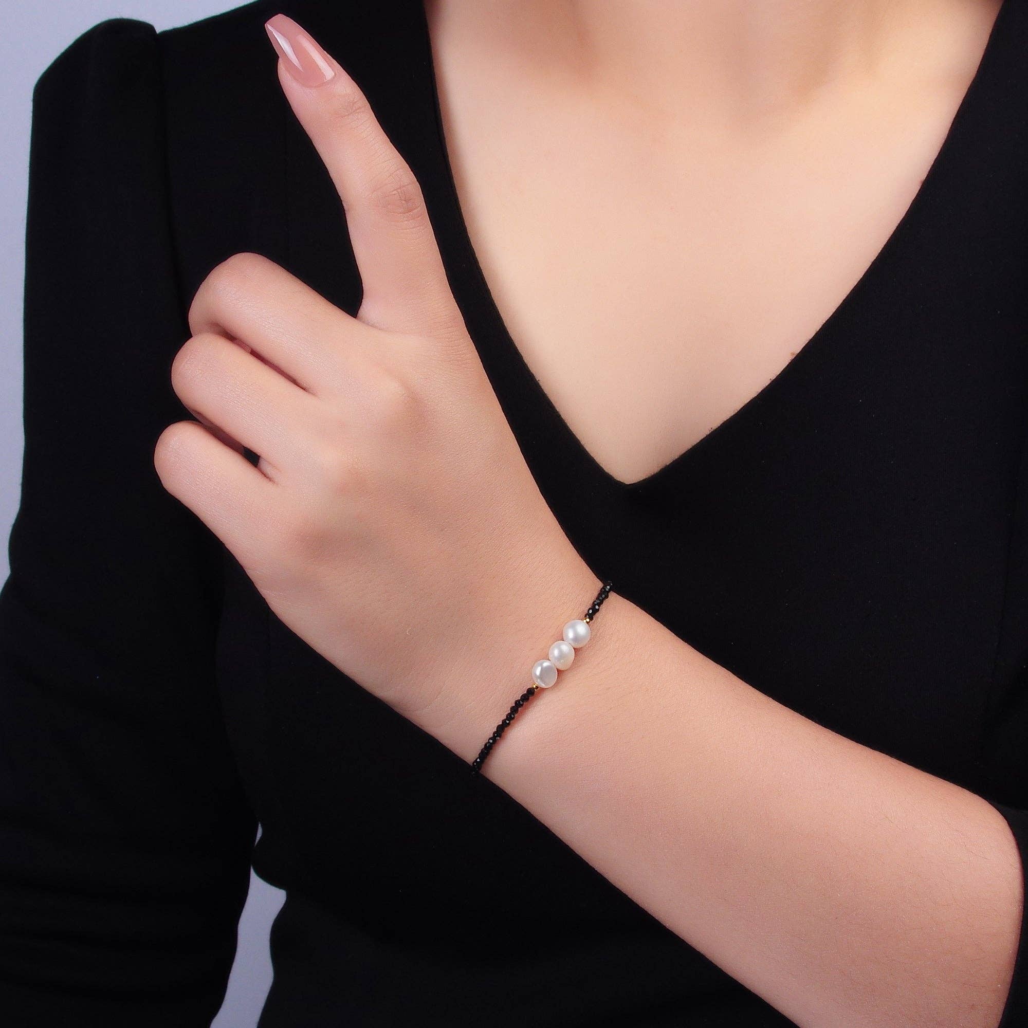 Aim Eternal – wholesale Beaded bracelet – Stainless Steel Triple Shell Pearl Onyx Natural Gemstone 6.5 Inch Bracelet | WA-31291