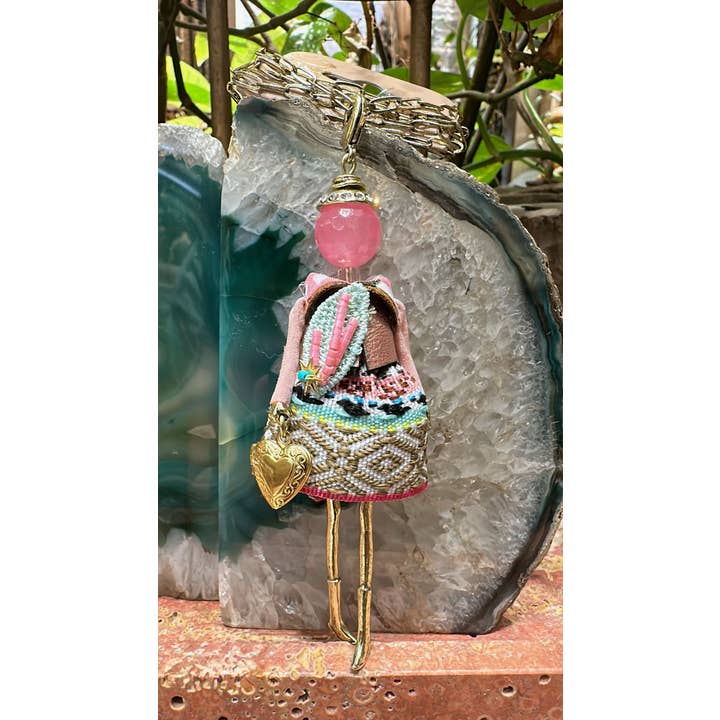 Pretty Persuasions - Vendita all'ingrosso Collana con ciondolo/pendaglio - N23188G Collana in acciaio inossidabile con bambola francese decorata in pietra
