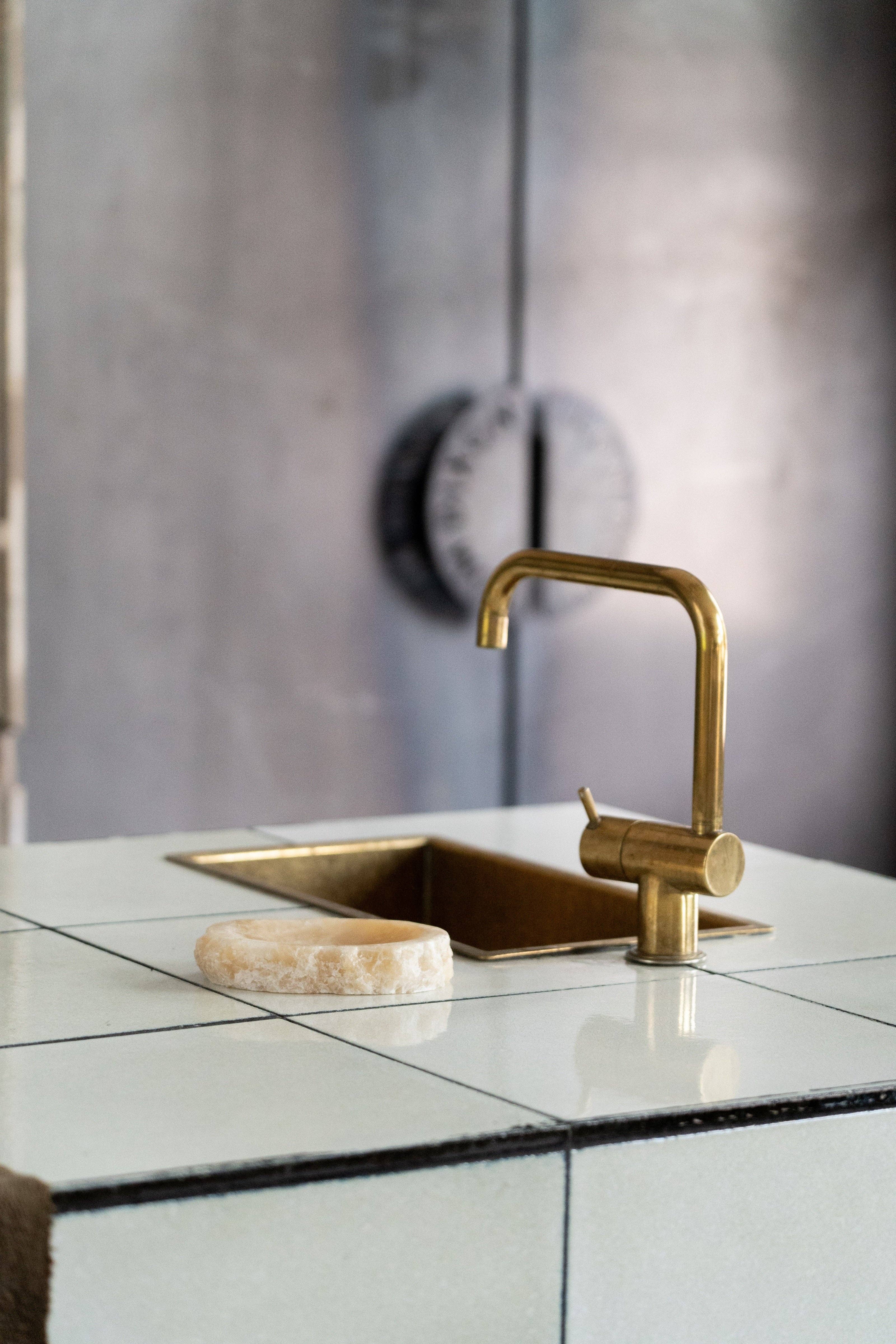 Botanical Boys - Wholesale Bath Soap Dish - Natural Shaped Onyx Soap Dish7