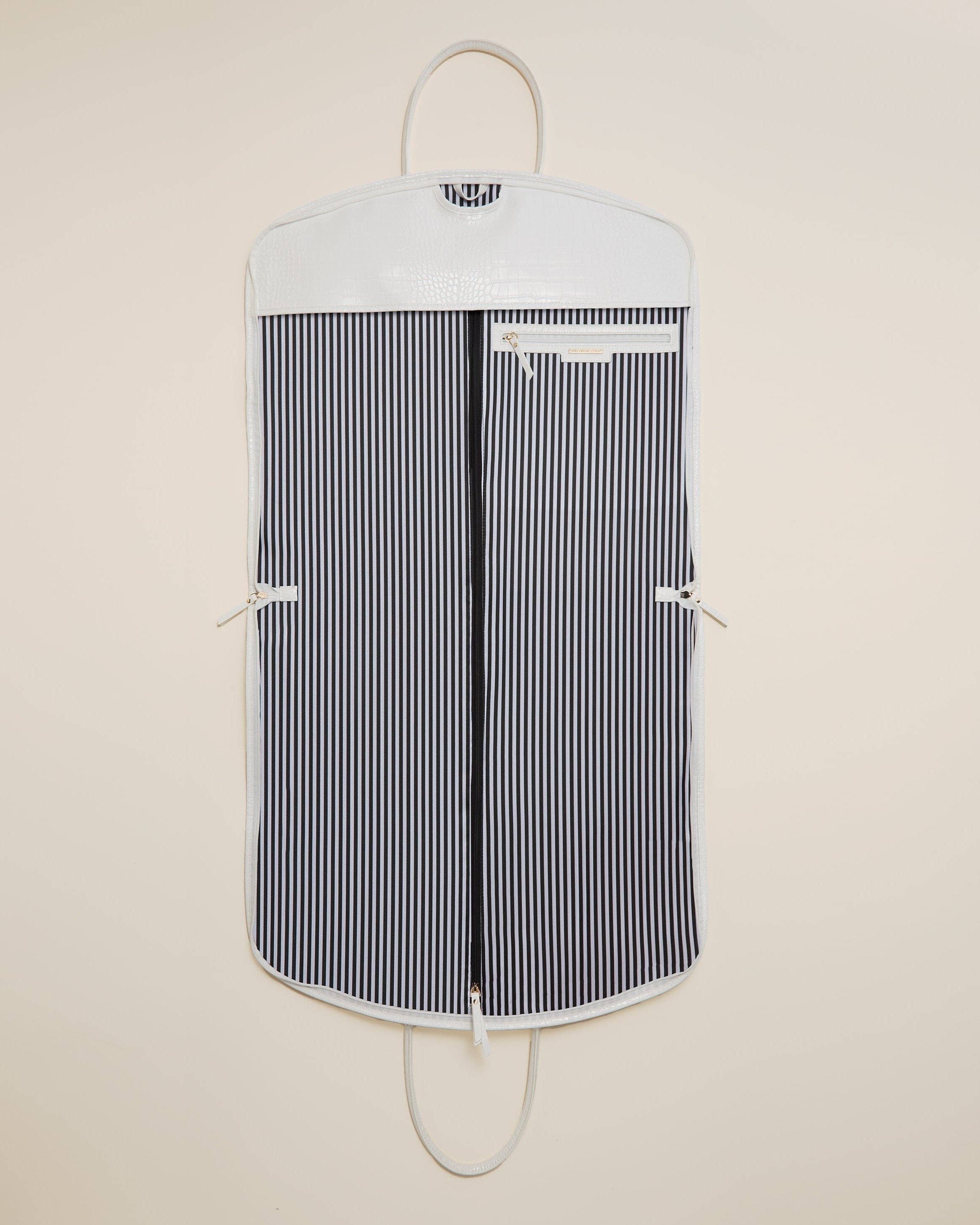 Hudson + Bleecker – wholesale Garment bag – unisex – Bon Voyage Garment Bag - White Crocodile1
