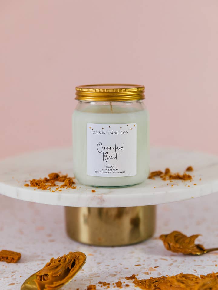 Sojawaskaars met gekarameliseerde koekjes voor wholesale door Ilumine Candle Co.