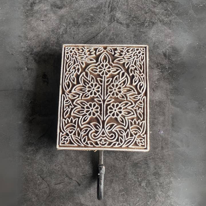 Magnifique Hearts - Wholesale Wall hook - Rustic Carved Wooden Wall Hook, Rectangular, Tree Decorative3