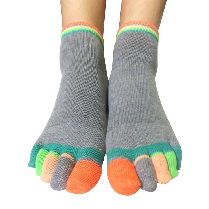 Wrapables.com - Wholesale Socks - Women's - Wrapables Colorful Five Toe Socks Set of 51