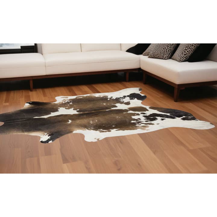 Greenwestons - Wholesale Area Rug - Taupe & White Cowhide Rug - 72" x 84"