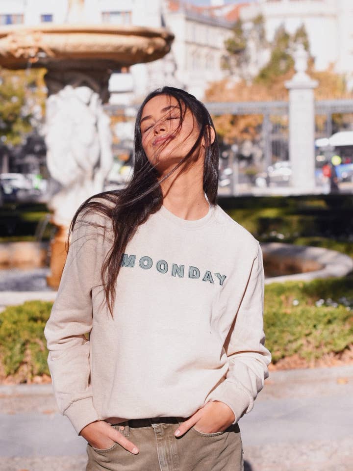 Moonday beige klassisk sweatshirt for engroshandel hos MOONDAY