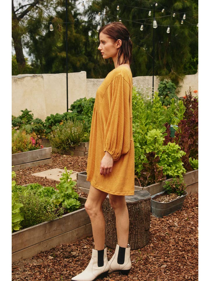 Lara Daisy - Vente Robe – femme - Mini-robe surdimensionnée en jersey texturé à dos croisé3