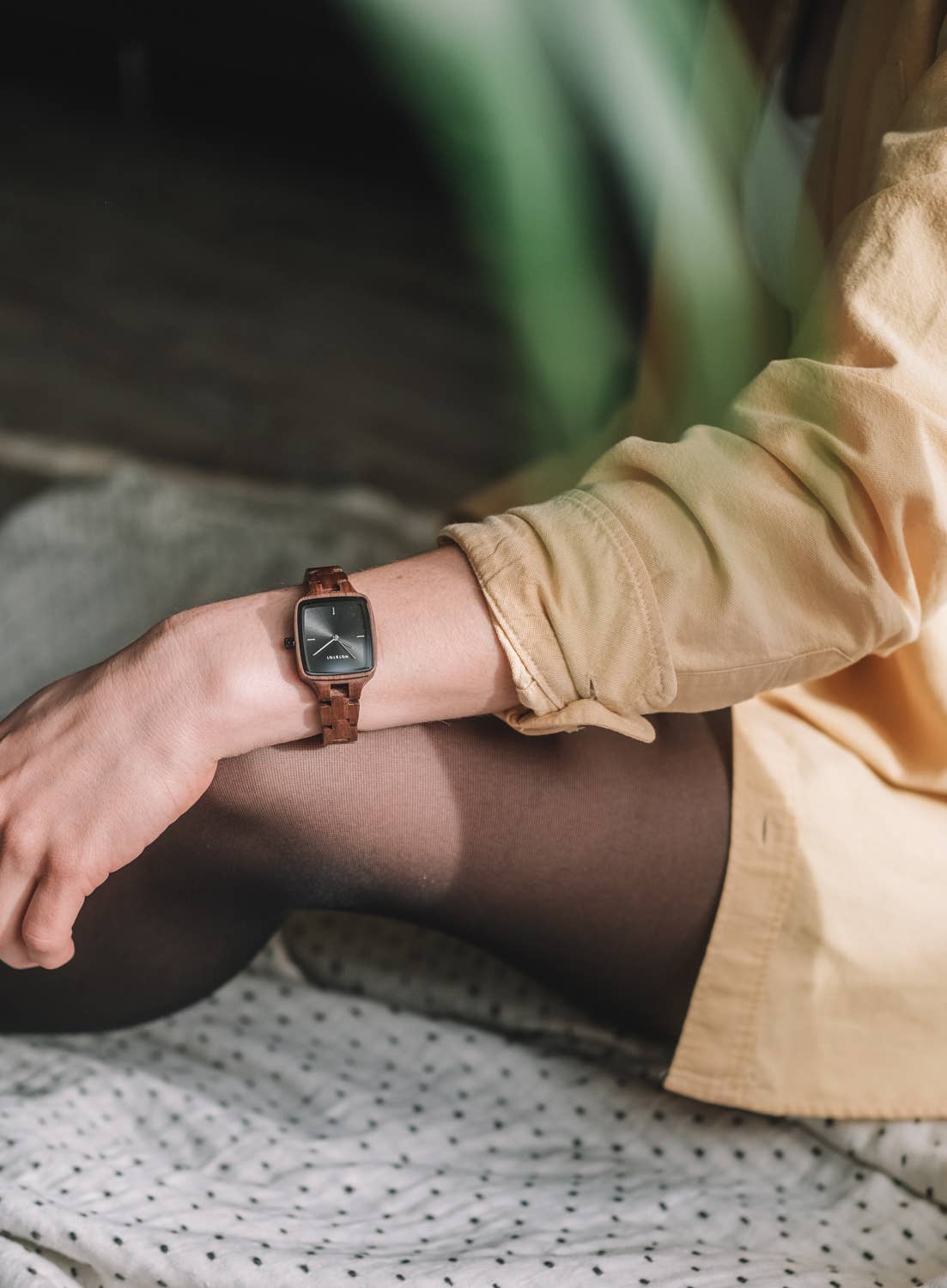 HOT&TOT - Wholesale Polshorloge - Dames - WODAN PETITE | Houten dameshorloge | Duurzaam | Vierkant1