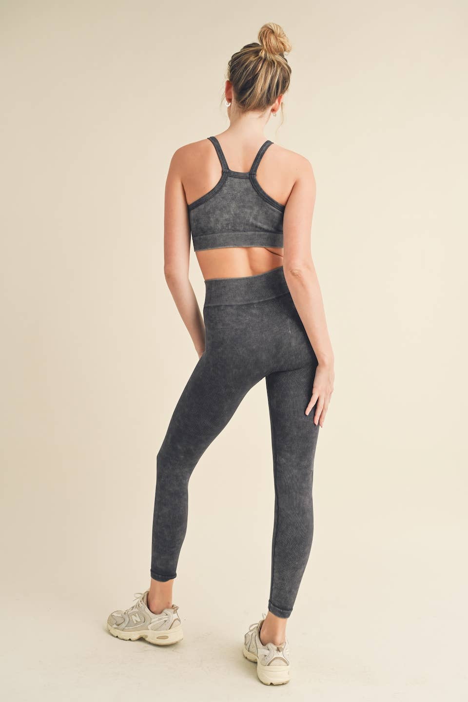 KIMBERLY C - Vente Ensemble de sport – femme - Ensemble soutien-gorge côtelé sans couture et legging à col haut16