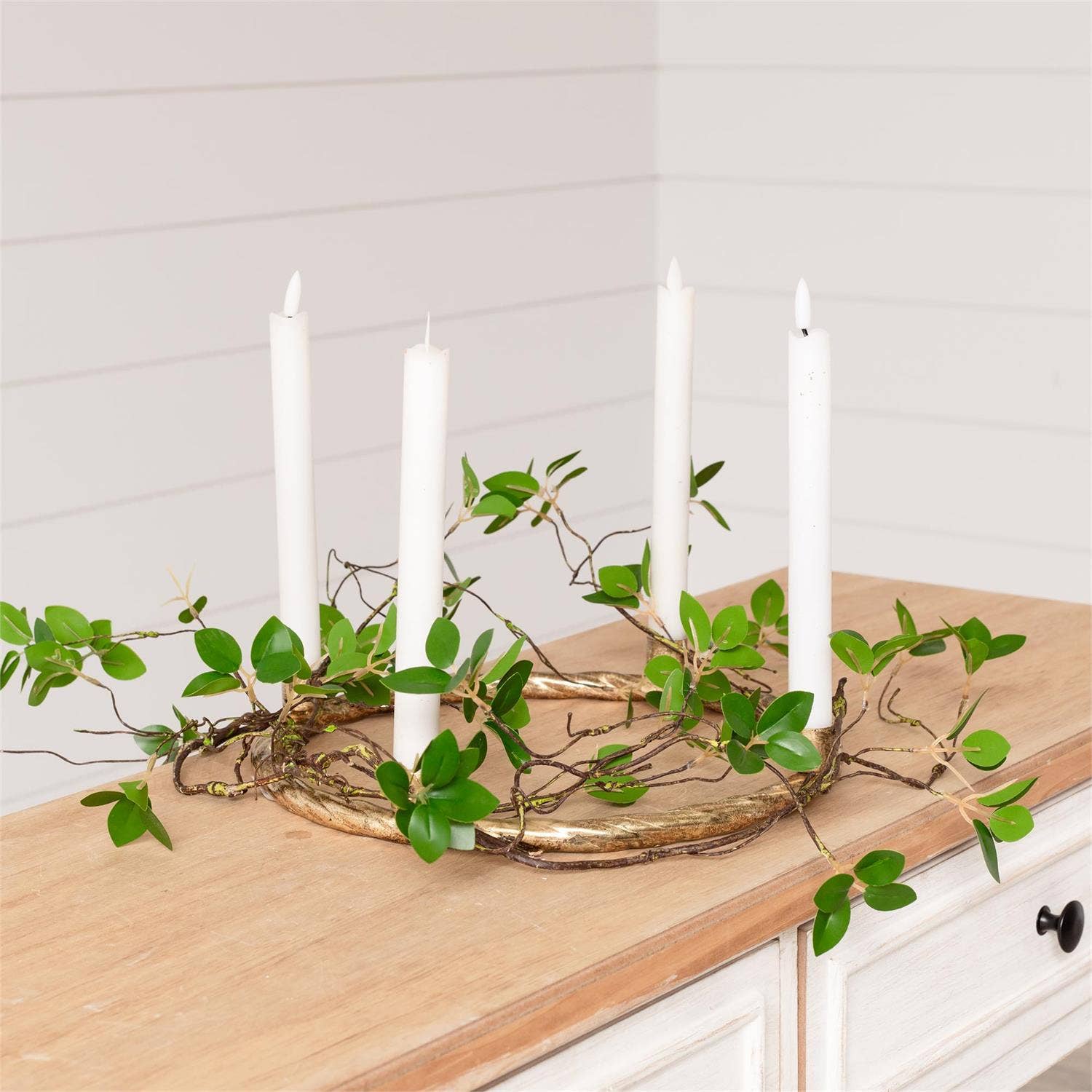 Audrey's Home & Gift - Wholesale Candle Holder - Gold Wreath Candelabra (Pk/04)3