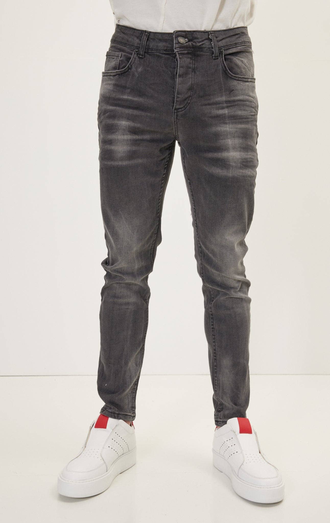 GRIS Denim moustaché à coupe étroite pour hommes - Gris foncé en vente sur Faire3