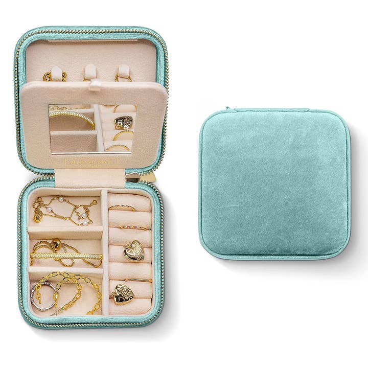 Benevolence LA - Wholesale Jewelry Box/Organizer - Plush Velvet Square Jewelry Box17