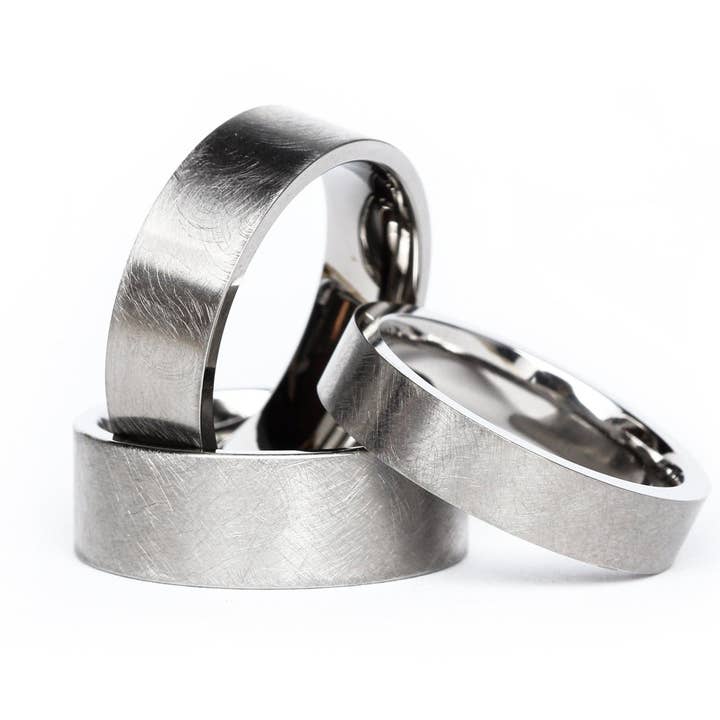 Op maat gemaakt „Brüns” geëtst titanium voor wholesale door STOBERI Custom Ring Co.