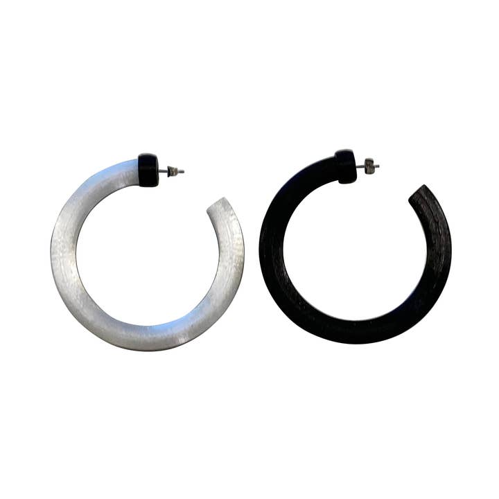 Kitanzi 60mm Black & White for wholesale by Imani Cowrie