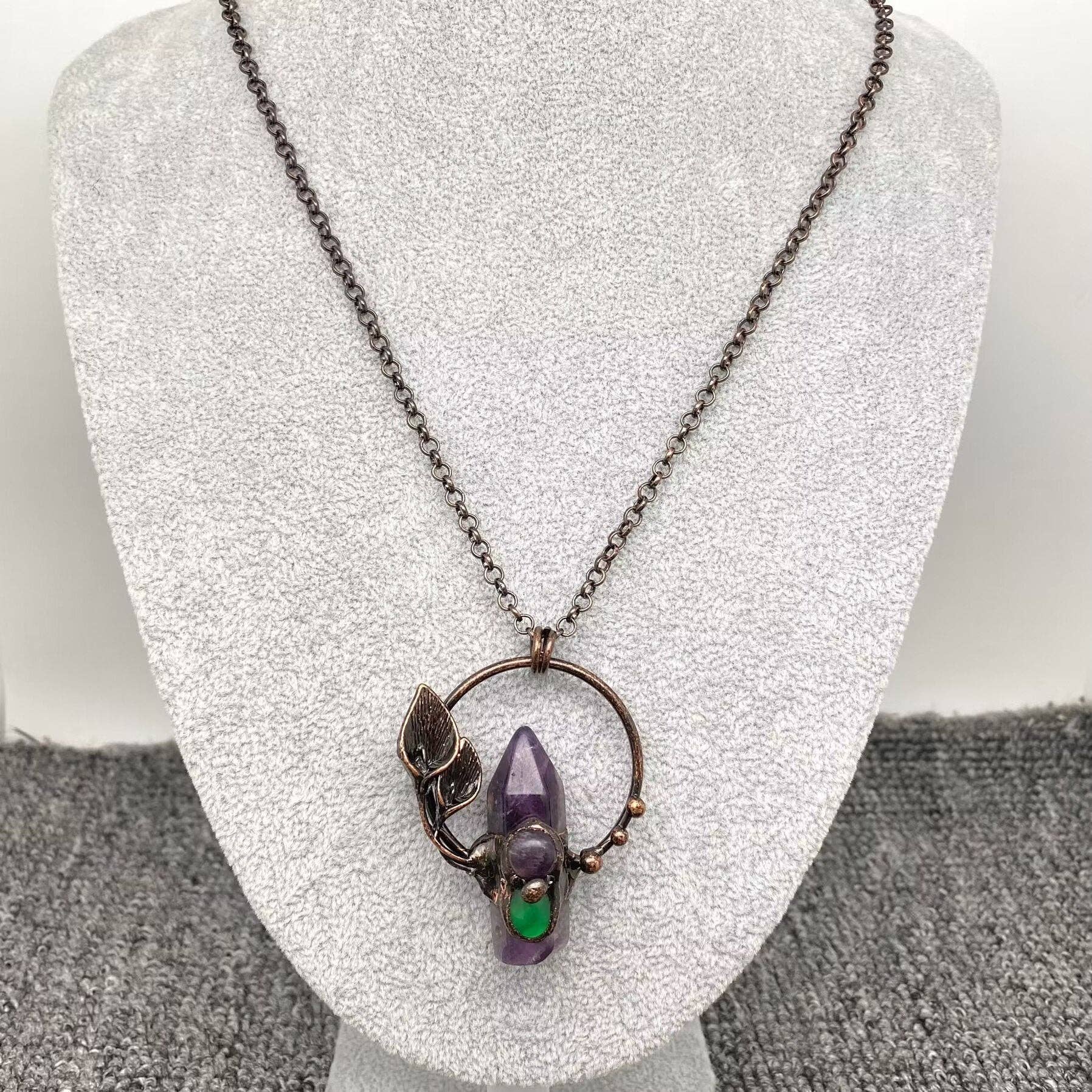 Mio Queena - Wholesale Spiritual Stone/Crystal - CS - Natural Stone Hexagonal Column Crystal Charm Necklace0