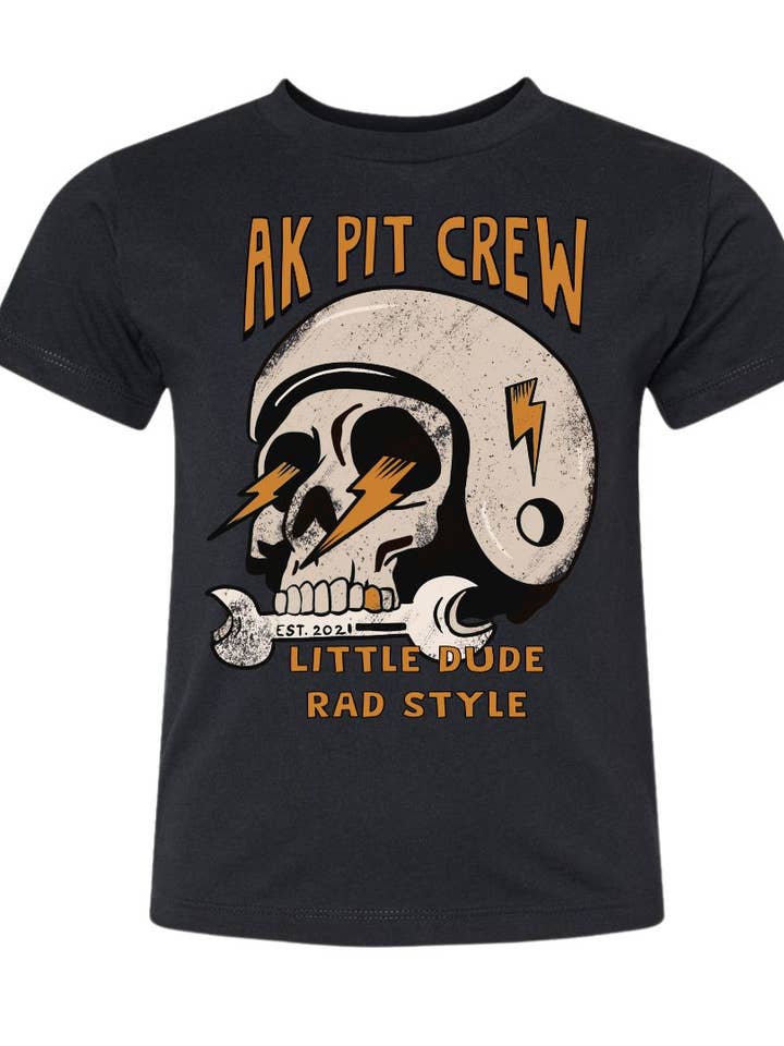 T-shirt graphique Pit Crew pour la vente par AK CLOTHING COMPANY, LLC