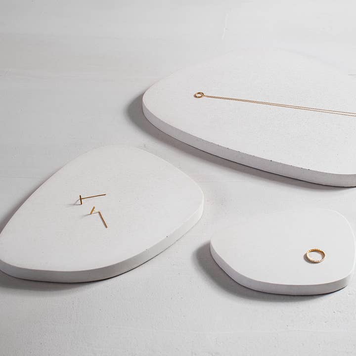 White Concrete asymmetric tray | Jewelry dish | Small for wholesale by ZOA concept
