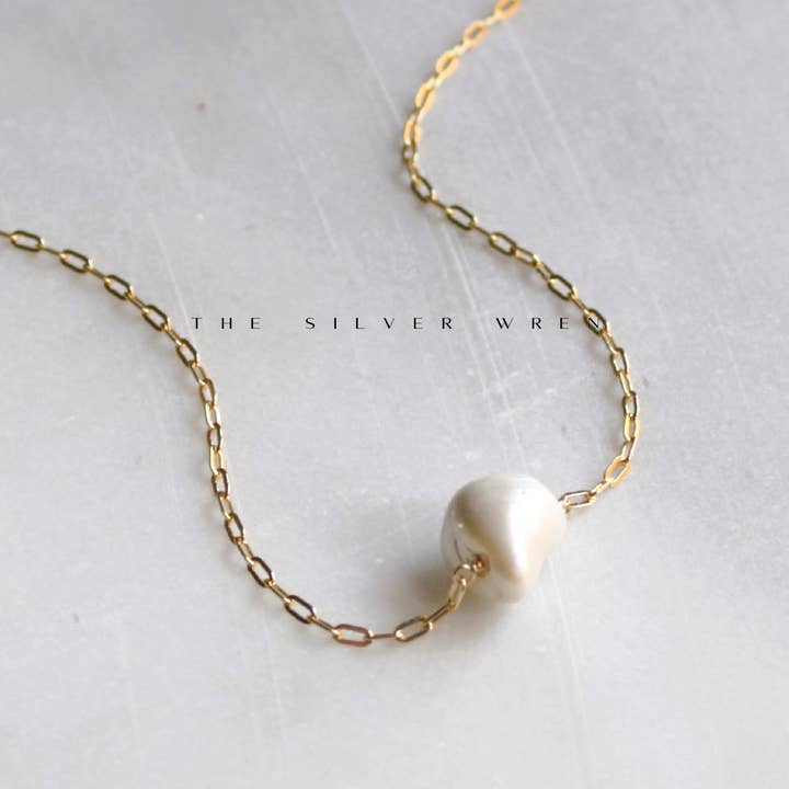 The Silver Wren - Wholesale Pendant/Charm Necklace - Aela Mother of Pearl Necklace