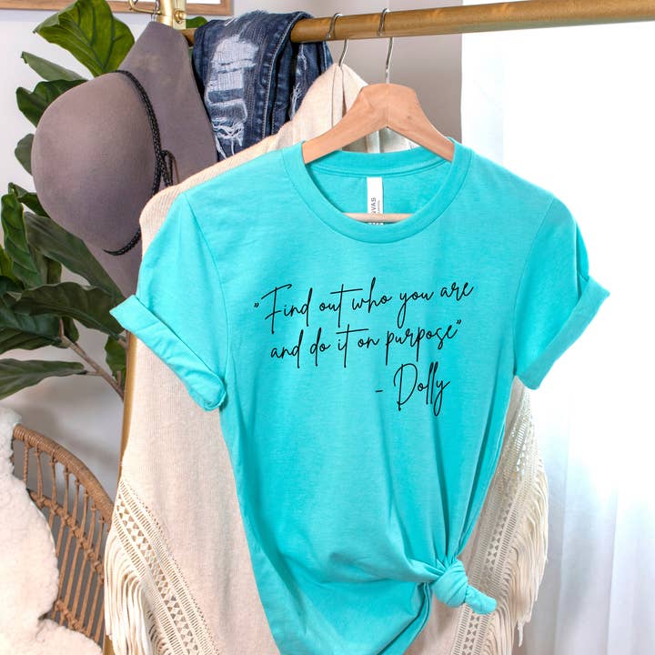 Dolly Citat Grafisk Tee för wholesale av Willow Poppy
