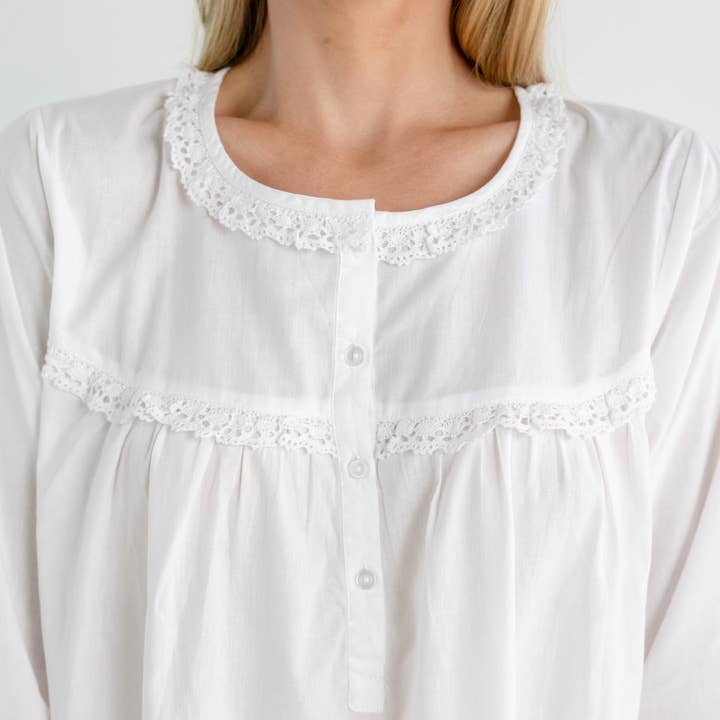 Jacaranda Living – wholesale Nattlinne - Dam – Catherine vit bomulls-nattklänning2