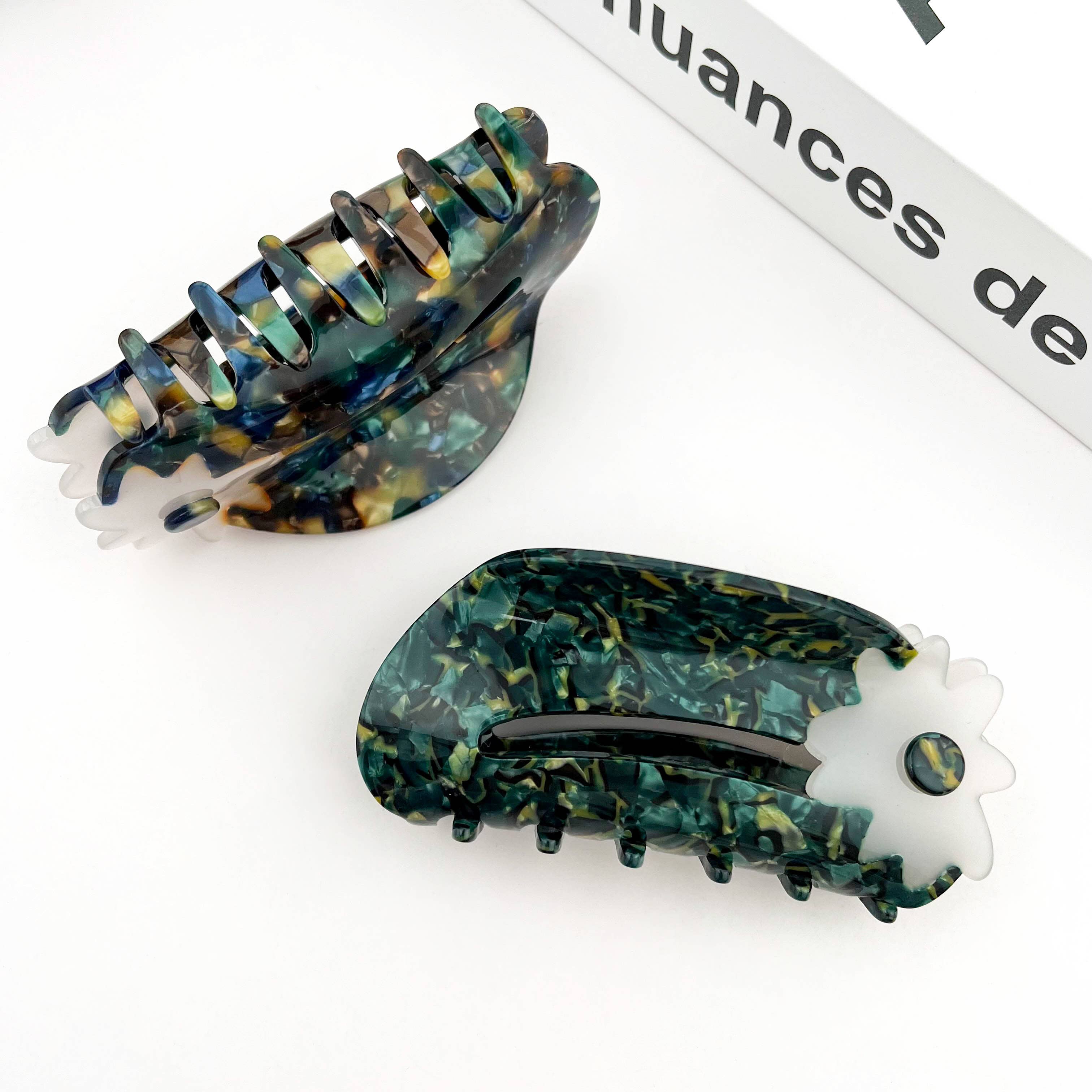 TheDivaSoap - Wholesale Hair Clip - Women's - Acetate Hollow Green Flower Hair Claw2