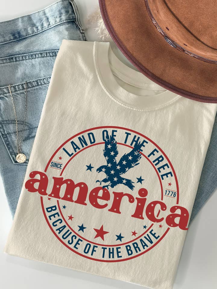 BT1988 T. AMERICA LAND OF THE FREE pour la vente par BouTeeQue Closet