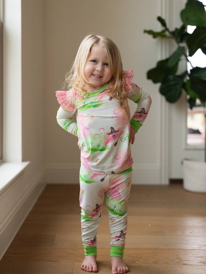 Populär lounge-set med volang och lång ärm för wholesale av Riley & Rett