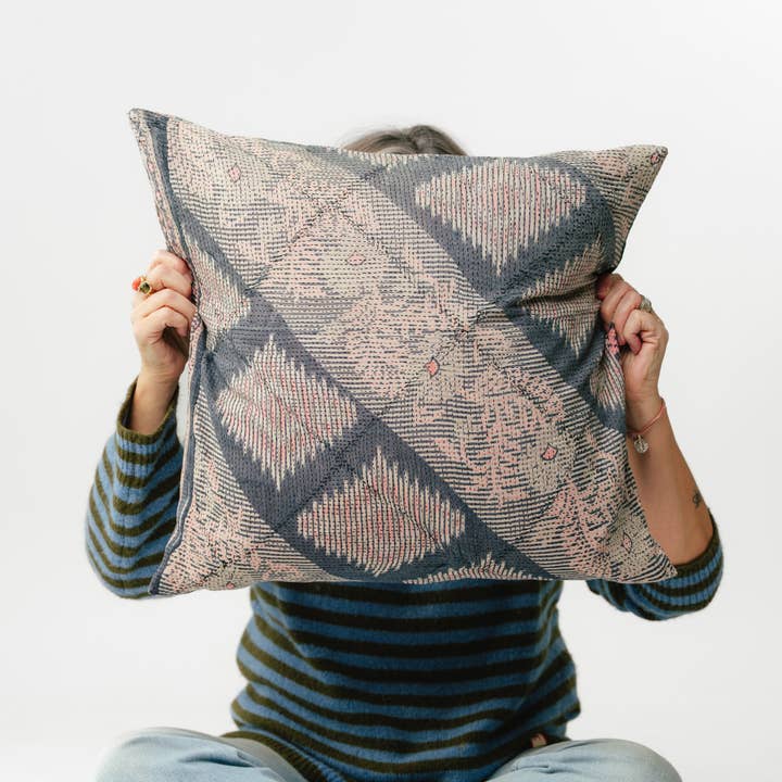 Vintage Kantha Firkantet Pude for engroshandel hos Nest Factory