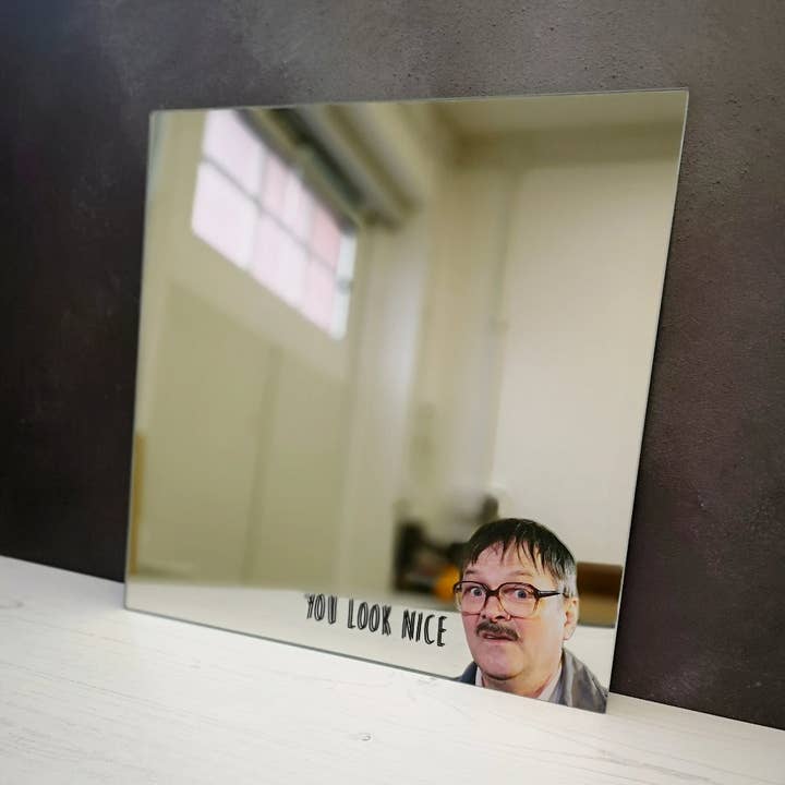 Tu es belle (dîner du vendredi soir) Jim Mirror pour la vente par Dukki Gifts