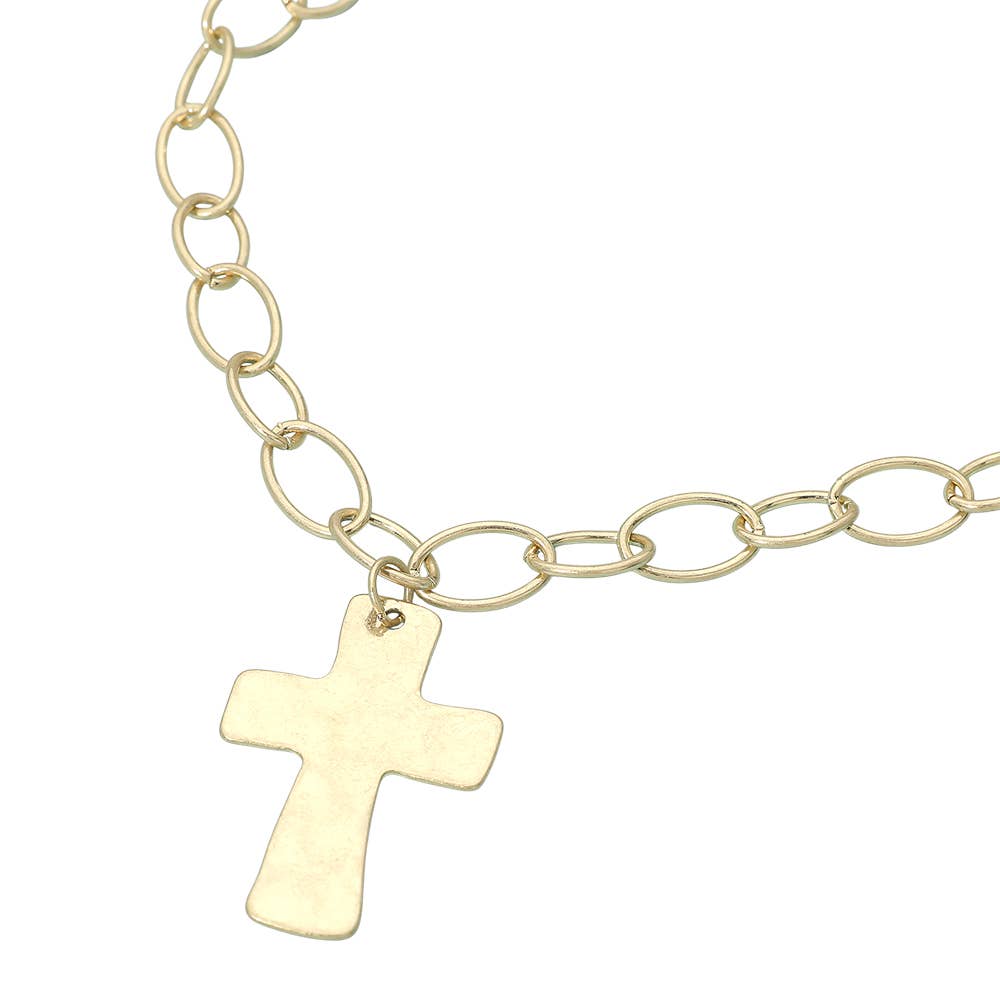 Sensibling Corp. – wholesale Hänge-/berlockhalsband – Halsband med ett korshänge i 18K guldplätering och en oval länkad kedja.7