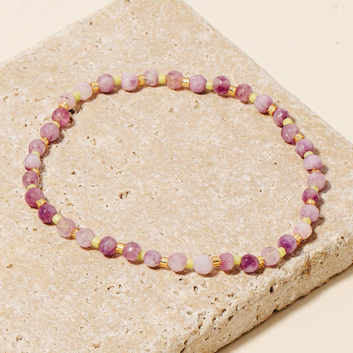 Bracelet élastique perlé en verre et pierres précieuses pour la vente par Anarchy Street