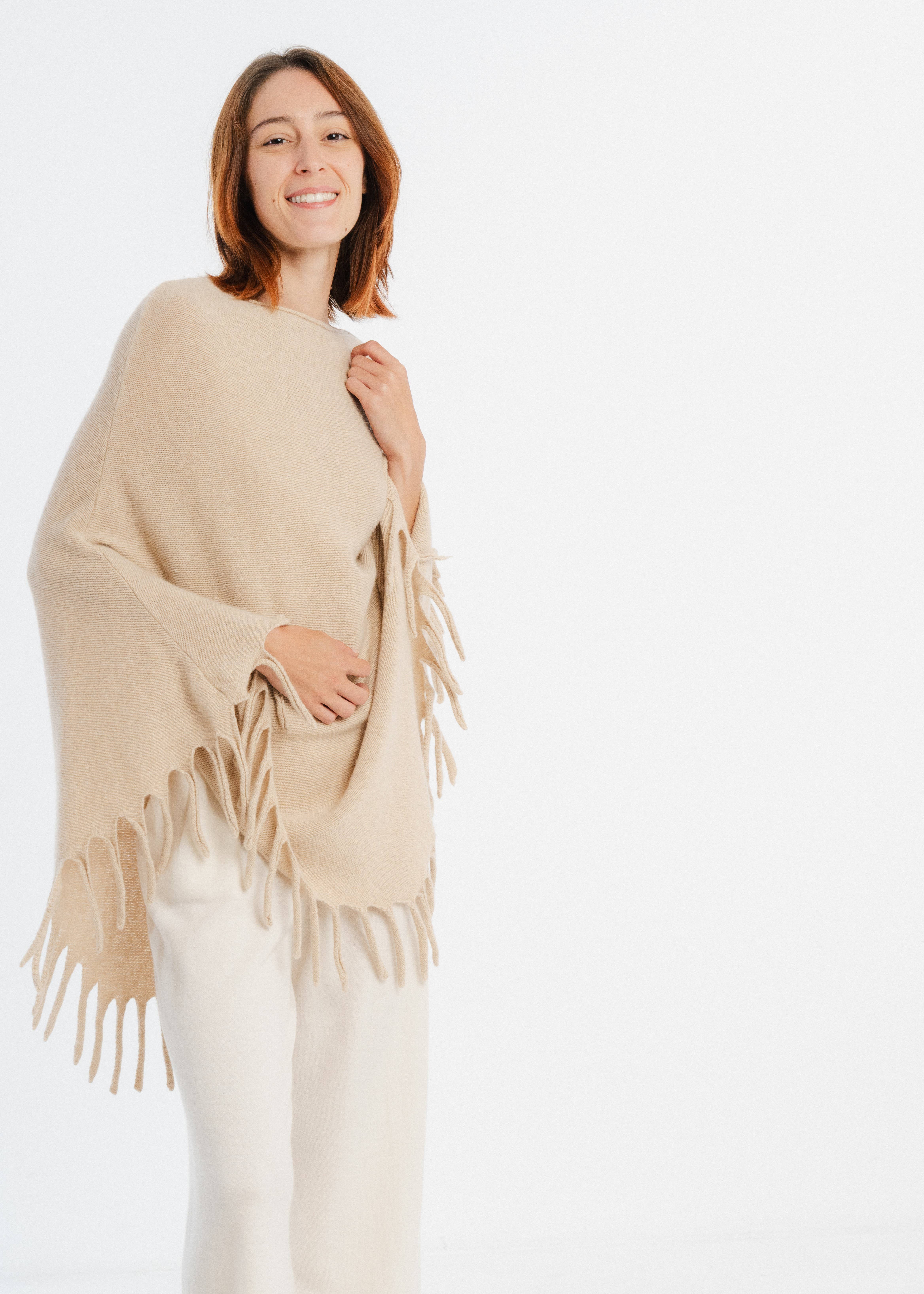 JULIA PARIS - Vente Poncho – femme - Poncho en maille laine et cachemire avec franges4