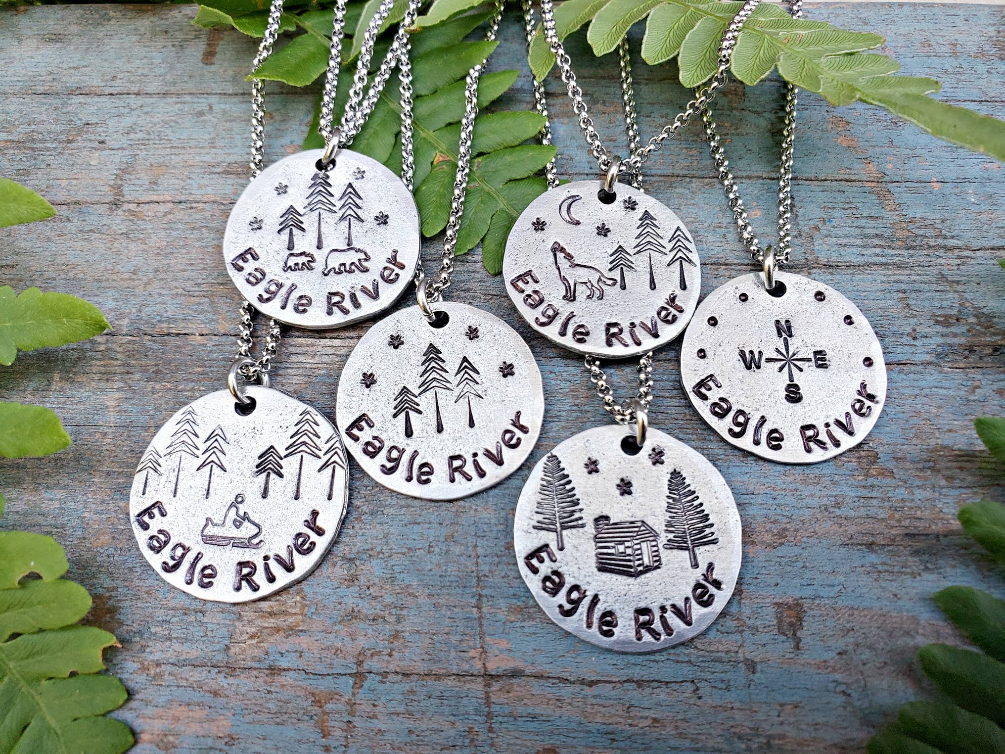 Kathryn's Collection - Vente Colliers à pendentif - Colliers personnalisés estampés à la main « Your Town »6