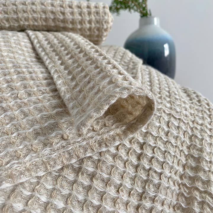 Lina Luxe - Wholesale Bath Towel - Alizé - Washed linen waffle bath towel3