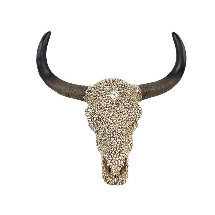 De Leon Collections - Wholesale Wall Accent - Southwestern White Pebble Bull Cow Skull Wall Décor