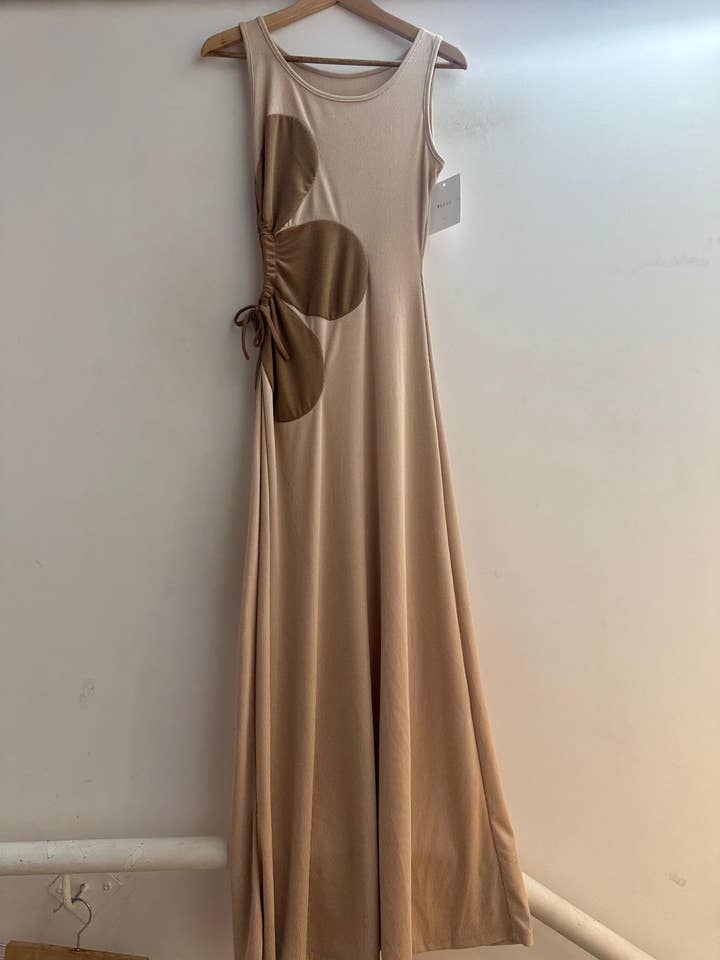 9666 Lange jurk met een bloemenmotief voor wholesale door LORIANE