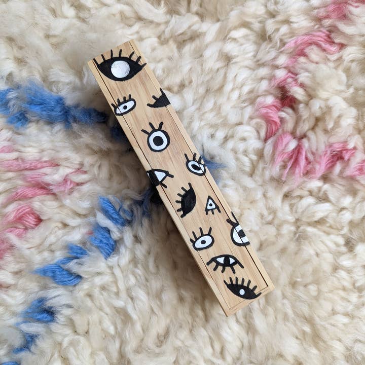 Occhi | Scatola in legno unica nel suo genere dipinta a mano per la vendita all'ingrosso da parte di Foreignspell