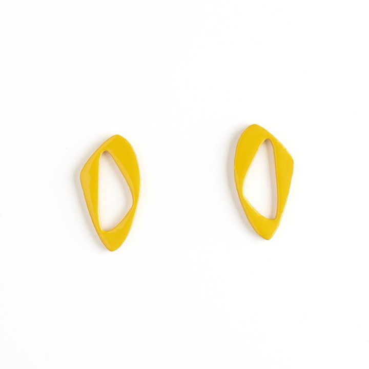 Brincos Simone em madeira lacada amarela por atacado de LAKLAK