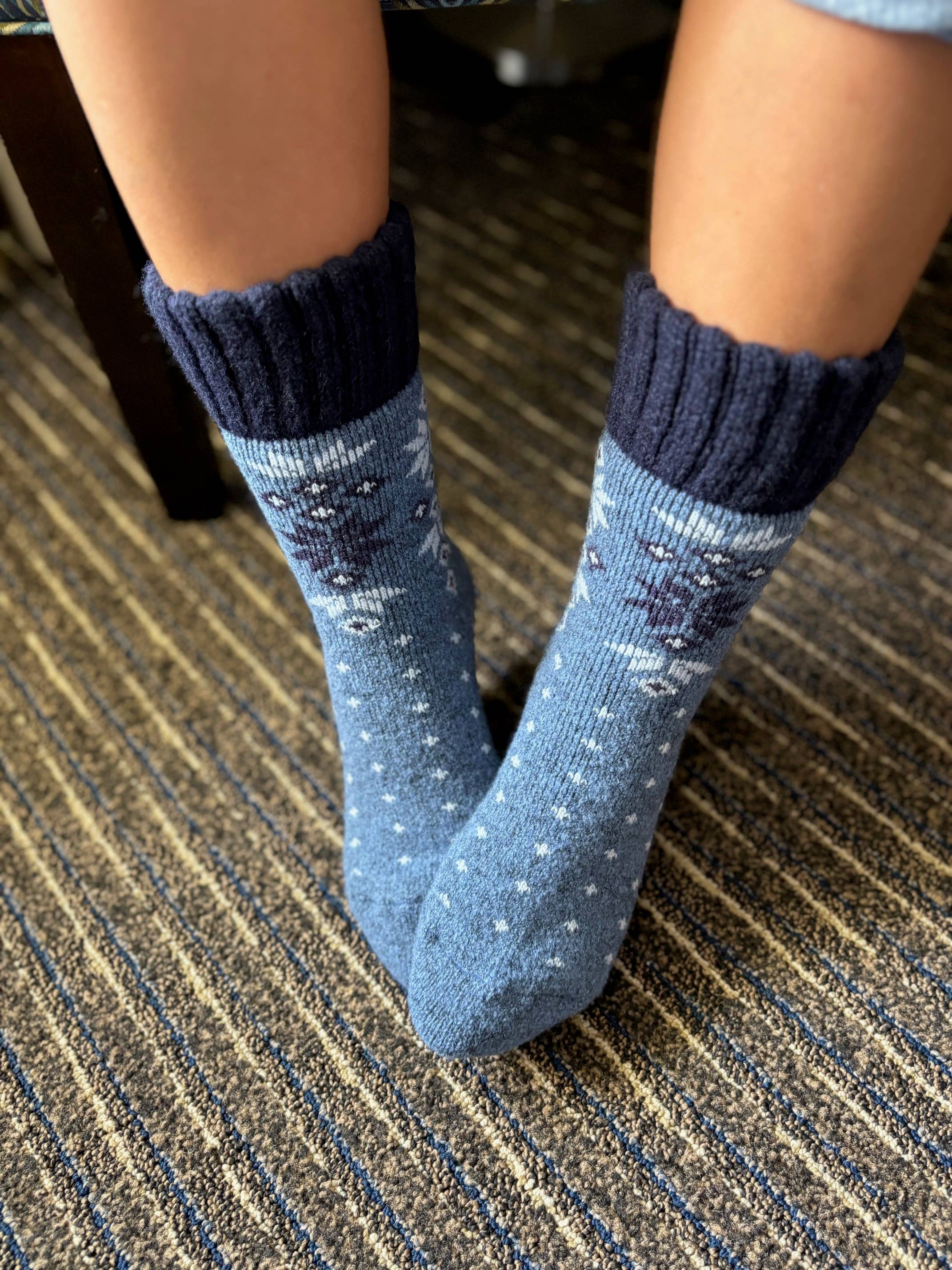 CHERRYSTONE – Großhandel Haussocken – Unisex – Thermosocken mit Rundhalsausschnitt und Schneekristallen | Griffe | Unisex M/L7