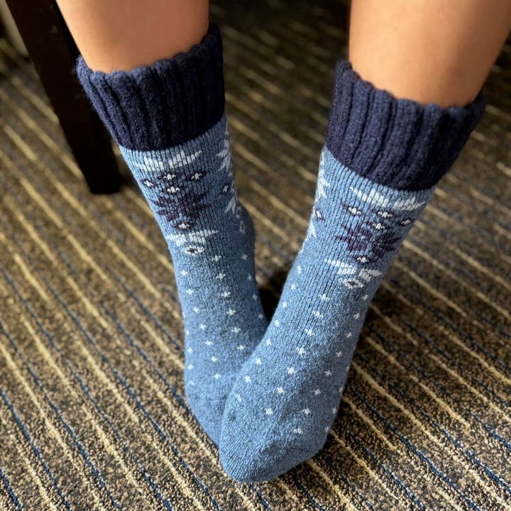 CHERRYSTONE – Großhandel Haussocken – Unisex – Thermosocken mit Rundhalsausschnitt und Schneekristallen | Griffe | Unisex M/L7