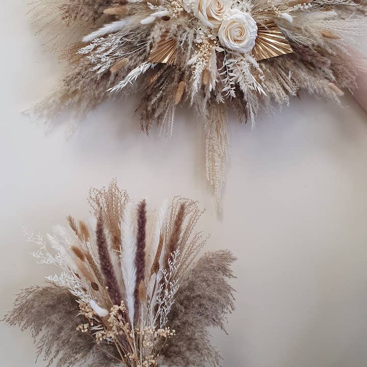 Opal Lily - Wholesale Dried/Pressed Flowers - Dried Pampas Wall Decor - Brown2