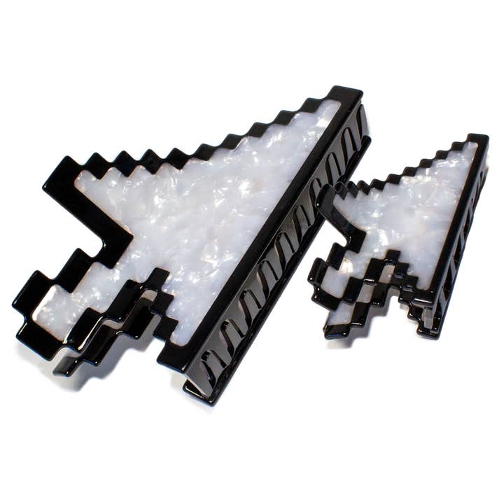 Cursor Mega Claw for wholesale by COLETTE BERNARD