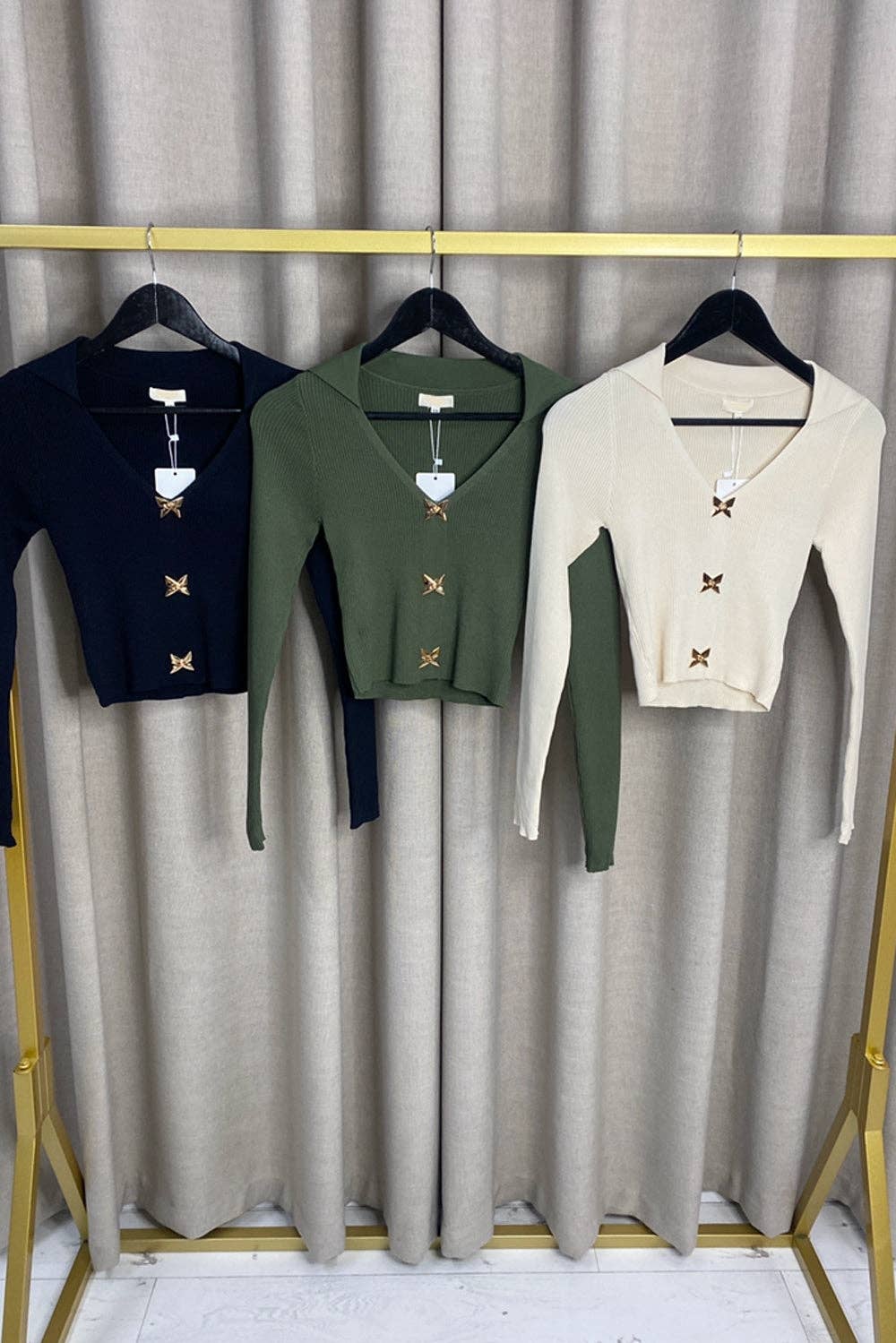 My Winners Direct – wholesale Knit top – Women's – Kaydis Gold Clasp Detail Plunge Collared Ribbed Top