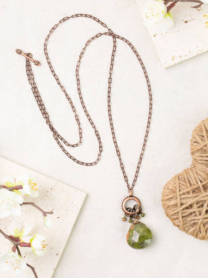 Dominion 16,5 eller 32" Unakit Briolette Enkel Halskæde for engroshandel hos Anne Vaughan Designs Jewelry