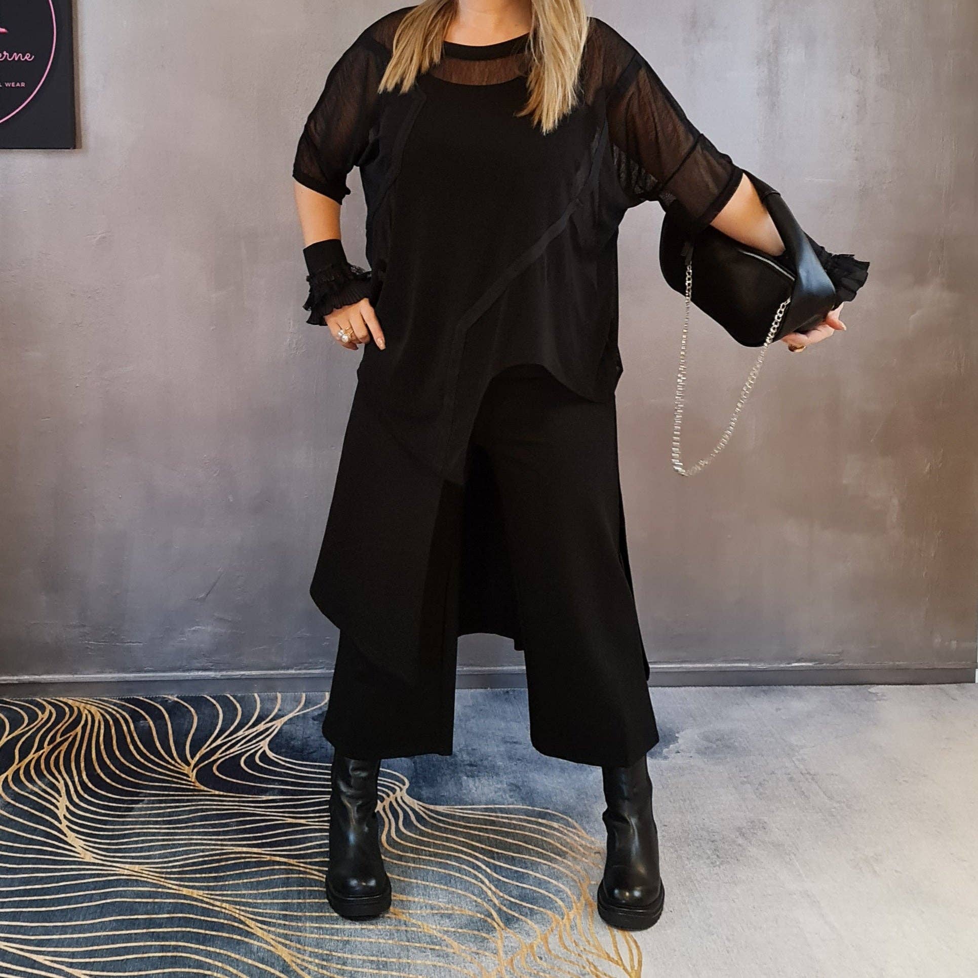 Simple Moderne – Großhandel T-Shirt – Damen – Simple Moderne Street Punk T-Shirt mit unregelmäßigem Design14