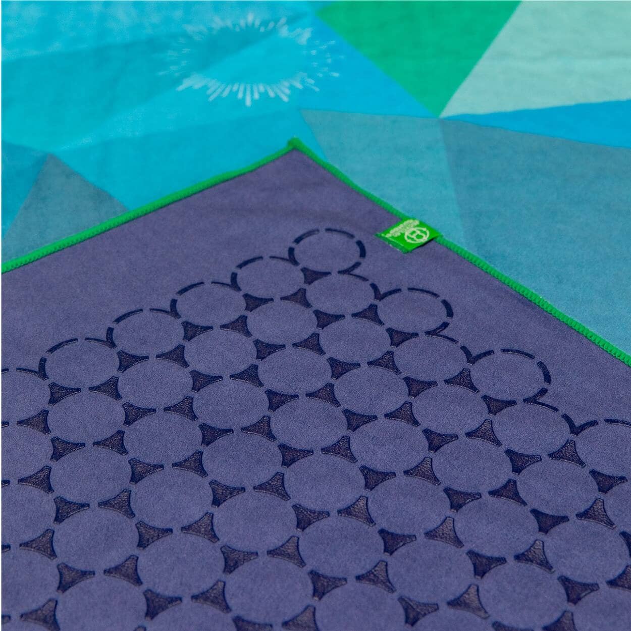 Divasya - Wholesale Yoga Towel - Yoga Towel Set | 1 Yoga Towel with Silicone Honeycomb Structure & 1 Face Towel | in 6 Colors17