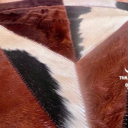 TOM TOM COWHIDES – wholesale Matta – Rund matta i patchwork av kohud med stjärnmönster i läder, 40''4