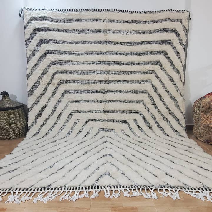 Handgeknoopte Beni Ourain Wol Vloerkleed 200× 300 cm 839 voor wholesale door Maroccarpets Poufs and pillows wholesale +31648976894